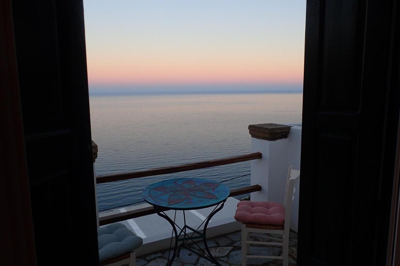 Eastern Wind Home Skyros Exterior photo